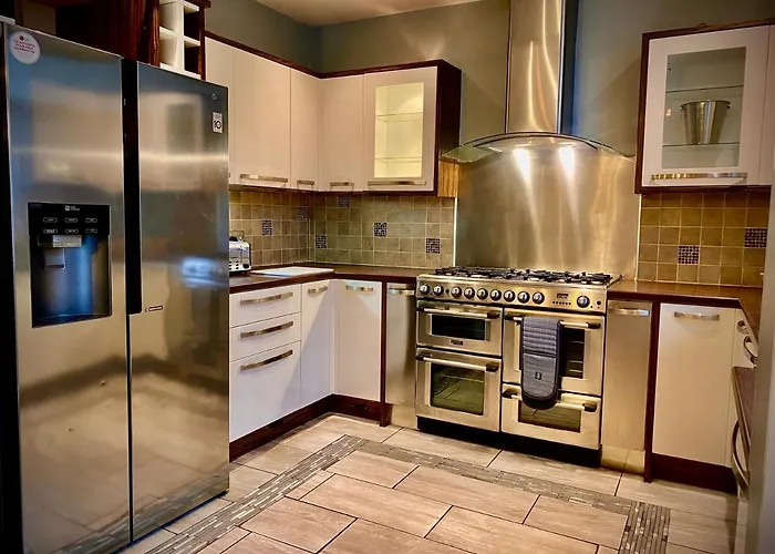 Captivating 4-Bed Hot Tub House In Blackpool