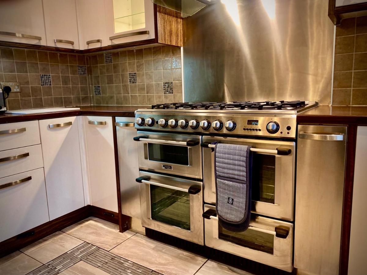 Captivating 4-bed Hot Tub House In Hébergement de vacances Blackpool
