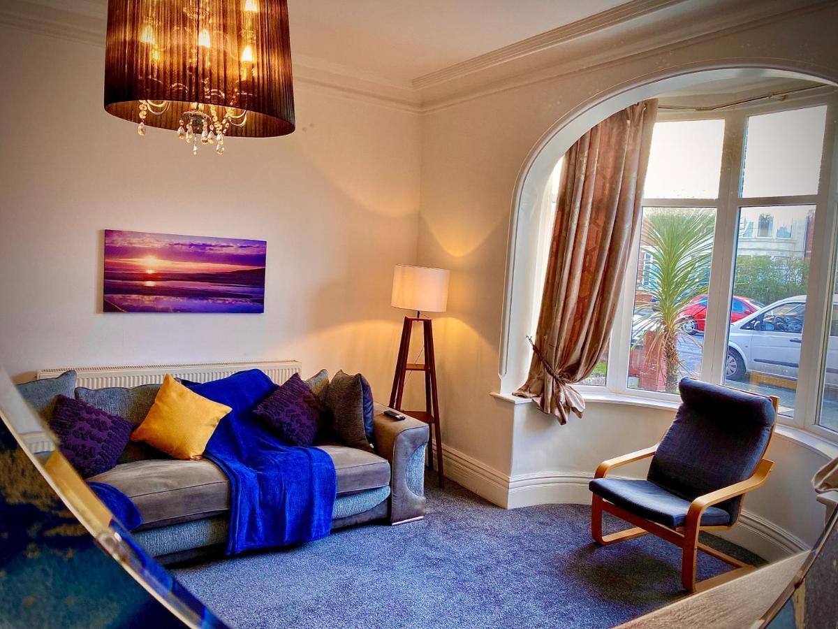 Hébergement de vacances Captivating 4-bed Hot Tub House In Blackpool