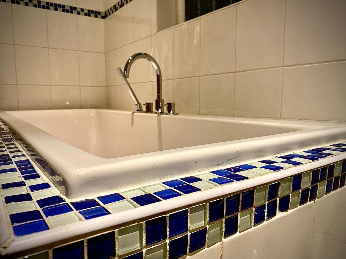 Hébergement de vacances Captivating 4-bed Hot Tub House In Blackpool